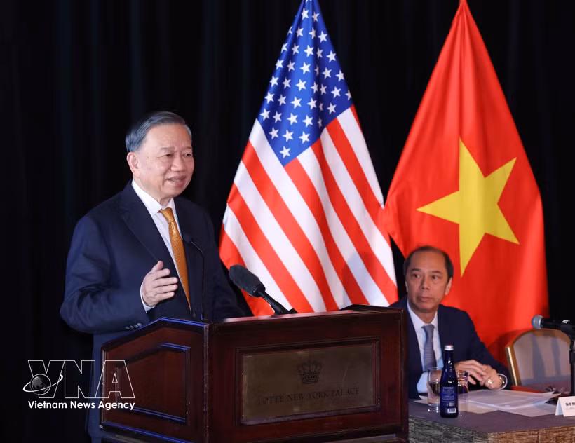 General Secretary of the Communist Party of Vietnam Central Committee and President To Lam speaks at the meeting with Vietnamese experts and intellectuals in the US, in New York on September 21 morning (local time). (Photo: VNA)
