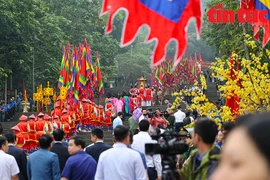 People attend activities within the framework of the Hung Kings Commemoration Day on April 18, 2024. (Photo: VNA)