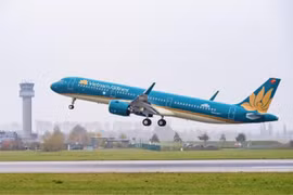 Starting July 3, members of Vietnam Airlines’ Lotusmiles frequent flyer programme can earn miles when flying with Etihad Airways and redeem them for flights operated by Vietnam Airlines, Etihad Airways, or any other partner airline within the programme.(Photo: VNA)