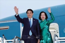 Vietnamese State President Luong Cuong and his spouse leaves New York on the afternoon of September 24 (local time). (Photo: VNA)