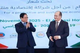Vietnamese Prime Minister Pham Minh Chinh and his Algerian counterpart Sifi Ghrieb attend the Vietnam – Algeria economic forum in Algiers on November 19. (Photo: VNA)