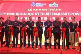 Delegates cut ribbons to inaugurate a Lithium-Ion and Ni-MH battery production facility in Nam Dinh Vu Industrial Park, the northern port city of Hai Phong. (Photo: VNA)