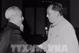 President Ho Chi Minh meets with Chairman Mao Zedong on November 2, 1960 in Beijing during his visit to China from November 2 - 4, 1960. (Photo: VNA)