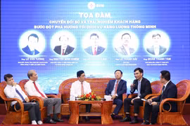 Guest speakers at the event (Photo: VNA)