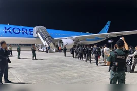 Cambodian authorities deports a total of 209 foreigners, including 73 Koreans and 136 from Myanmar, back to their countries of origin on January 23, 2025. (Photo: The Phnom Penh)