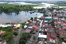 A flood-hit area in South Sulawesi, Indonesia, on December 24, 2024 (Photo: Xinua/VNA)