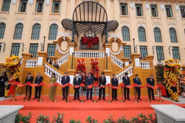 Party General Secretary To Lam, State President Luong Cuong and other officials cut the ribbon to officially inaugurate the renovated, upgraded and newly built headquarters of the Presidential Office at No. 2 Le Thach Street in Hanoi on February 2. (Photo: VNA)