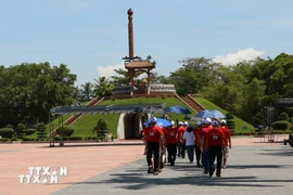 People visit Quang Tri Ancient Citadel. (Photo: VNA)