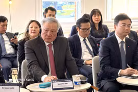 Permanent Deputy Prime Minister Nguyen Hoa Binh addresses the Vietnam–US Finance and Technology Dialogue. (Photo: VNA)