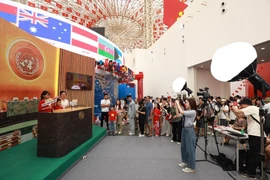 The Ministry of Foreign Affairs' booth draws visitors (Photo: VNA)