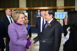 NA Chairman Tran Thanh Man (R) meets with Valentina Matviyenko, Chairwoman of the Federation Council of Russia. (Photo: VNA)