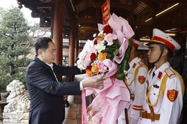 NA Chairman Tran Thanh Man offers flowers in commemoration of General Nguyen Chi Thanh on December 29, 2024. (Photo: VNA)