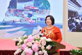 Chairwoman of the Vietnam Cooperative Alliance (VCA) Cao Xuan Thu Van speaks at third National Cooperative Forum on April 10. (Photo: VNBUSINESS)
