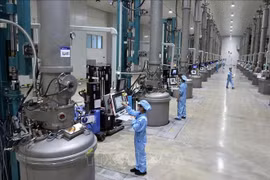 A production line for solar cell materials at JA Solar Vietnam Co., Ltd., a Hong Kong (China)-invested enterprise located in Quang Chau Industrial Park, Bac Ninh province. (Photo: VNA) 