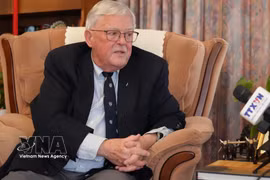 Professor Carl Thayer, a Vietnam and Southeast Asia expert at the University of New South Wales. (Photo: VNA)