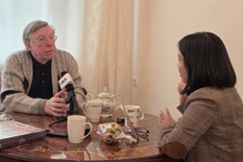 Victor Petrov, General Secretary of the Soviet Peace Fund, talks to Vietnam News Agency correspondents in Russia (Photo: VNA)