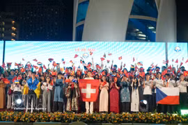 Over 100 young overseas Vietnamese from 32 countries and territories join the Vietnam Summer Camp 2026. (Photo: VNA)