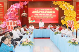 National Assembly Chairman Tran Thanh Man speaks at his meeting with 200 policy beneficiary families, poor households and those facing particularly difficult circumstances in Thanh Xuan commune, Can Tho city, on February 13. (Photo: VNA)