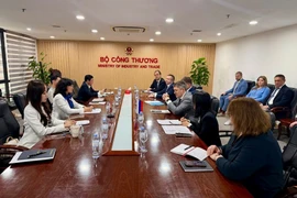 The recent working session between Deputy Minister of Industry and Trade Phan Thi Thang and Dmitry Nikolaevich Makhonin, Governor of Perm Krai (Photo: Ministry of Industry and Trade)