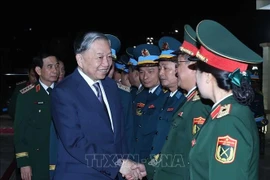 Party General Secretary To Lam visits officers and soldiers of the Ministry of National Defence and the Air Defense - Air Force Service (Photo: VNA)