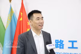 Gao Jinlong, Chief Engineer at China’s Centre for Promotion of Industrial Internet for Silk Road (CPIIS), speaks to the Vietnam News Agency. (Photo: VNA)
