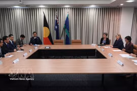 At the working session between the Vietnamese delegation and the DFAT. (Photo: VNA)