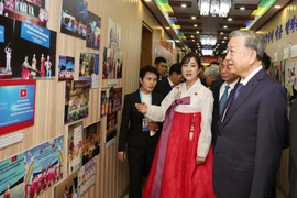 Party General Secretary To Lam visits Kyongsang kindergarten (Photo: VNA)