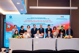 At the lauch of the Vietnam – Cuba biotechnology network in Hanoi on August 28. (Photo: VNA)