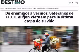 The article on Destino a Panama about American veterans who chose Vietnam as a place to retire. (Photo: VNA)