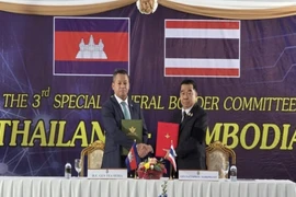 Cambodia and Thailand bring border hostilities to an end on December 27, on the final day of the GBC meeting. (Photo: Cambodia’s Information Ministry’s Facebook page) 