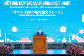 Prime Minister Pham Minh Chinh speaks at the Vietnam-Japan Local Cooperation Forum in Quang Ninh. (Photo: VNA)