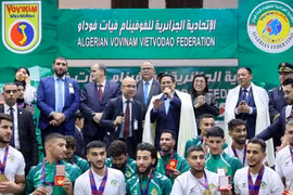 PM Pham Minh Chinh and his spouse visit Algerian Vovinam – Viet Vo Dao Federation (AVVF) in the capital of Algiers on November 20 (Photo: baochinhphu.vn)