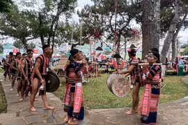 A gong performance by ethnic minority people in the Central Highlands (Illustrative photo: VNA)