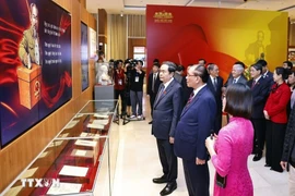 National Assembly Chairman Tran Thanh Man and delegates tour the Vietnam National Assembly Museum (Photo: VNA)