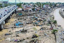 An area devastated by Typhoon Kalmaegi in Cebu province, the Philippines. (Photo: Xinhua/VNA)