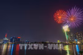Firework displays will be held in HCM City in celebration of the 50th anniversary of the Liberation of the South and National Reunification. (Photo: VNA)