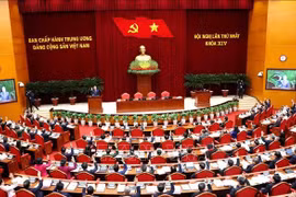 An overview of the first meeting of the 14th Party Central Committee. (Photo: VNA)