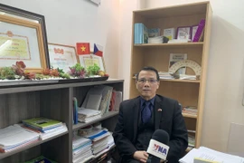 Dr Nguyen Duy Nhien, an OV intellectual working in the Czech Republic, grants an interview to the Vietnam News Agency. (Photo: VNA)