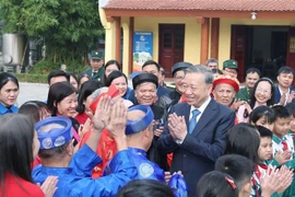 Party General Secretary To Lam meets with residents of Yen My district of Hung Yen province. (Photo: VNA)