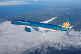 Vietnam Airlines JSC (HVN) receives approval from the State Securities Commission of Vietnam to issue 900 million shares at 10,000 VND apiece. (Photo: VNA)