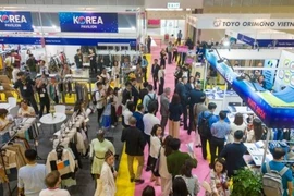 At the 2024 Vietnam International Trade Fair for Apparel, Textiles and Textile Technologies. (VIATT). (Source: /thegioianh.diendandoanhnghiep.vn)