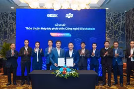 Delegates from the two companies at the signing ceremony. (Photo courtesy of the organiser)