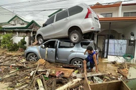 Typhoon Kalmaegi leaves five dead in Philippines