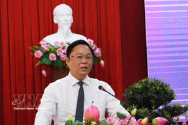 Chairman of the Hue City People’s Committee Le Tri Thanh speaks at the session. (Photo: VNA)