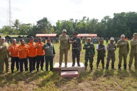 The Indonesian National Armed Forces (TNI) and the Australian Defence Force (ADF) pose for a photo during a joint disaster drill in Lebak, Banten, on October 27-31 (Photo: Antara)