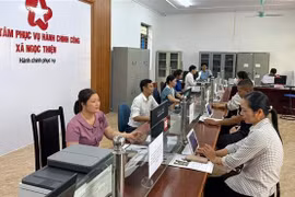 At Ngoc Thien commune's public administrative service centre in Bac Ninh province. (Photo:: VNA)