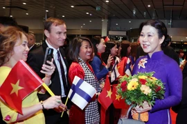 Vietnamese community in Finland welcomes Madame Ngo Phuong Ly (Photo: VNA)