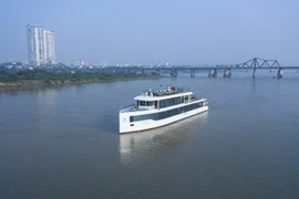 A tourist boat on the Red River (Photo: VNA)