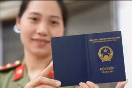 Vietnamese passport holders can now enter 51 destinations without a traditional visa - on par with several other developing nations.(Photo: dantri.com.vn)