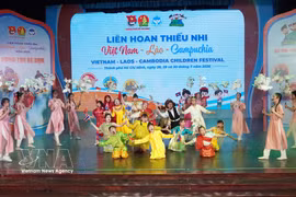 A performance at the closing ceremony of the festival. (Photo: VNA)